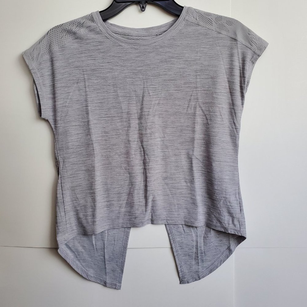 Old Navy Active Go-Dry Breathe On Floral Imprint Girls Grey Top Size 8 / M NWT